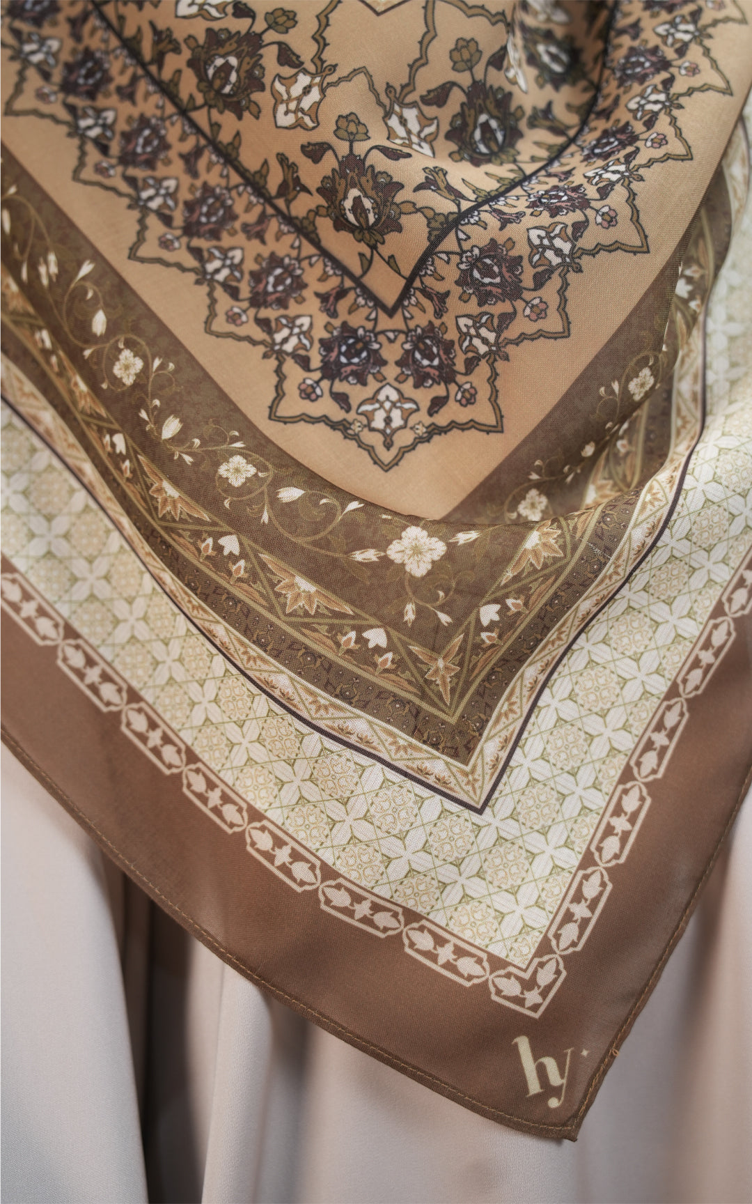 RAWDHAH PRINTED COTTON SQUARE