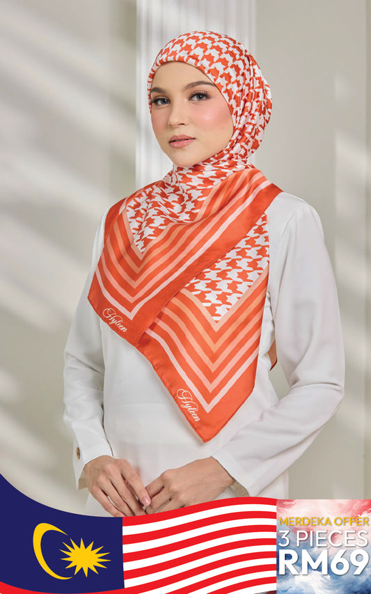 HOUNDSTOOTH SQUARE