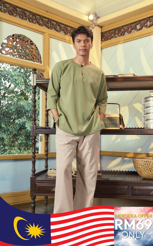 QHADIR MEN PLAIN KURTA