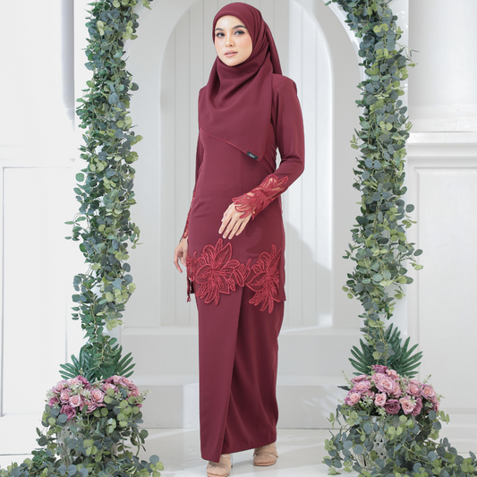 KURUNG LACE HYLEEN