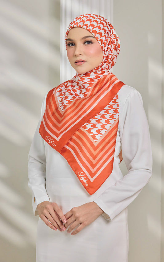 HOUNDSTOOTH SQUARE