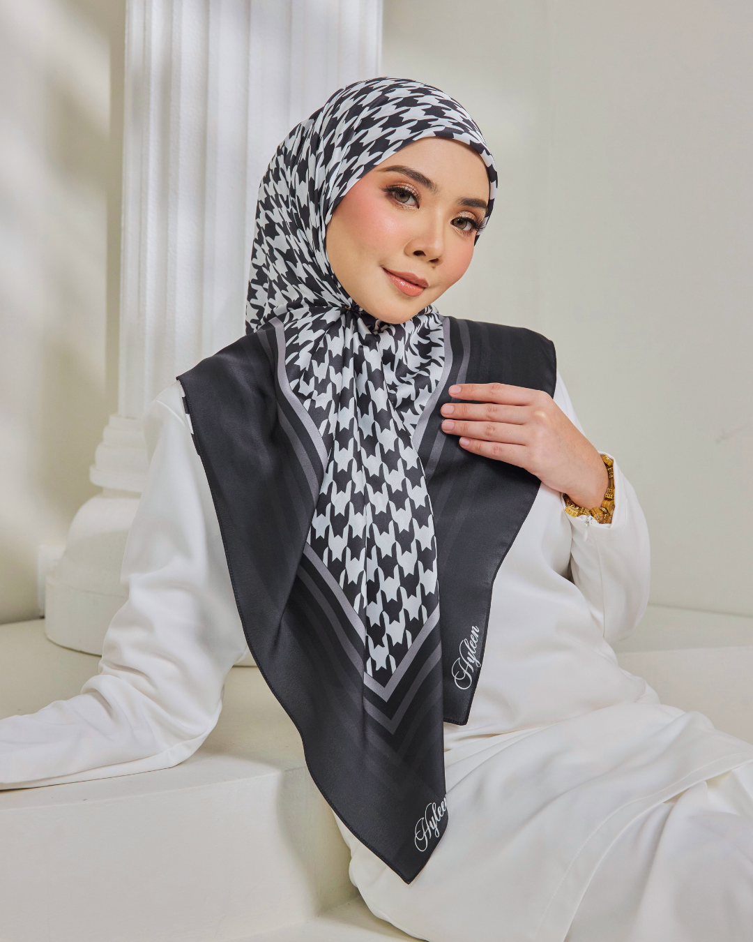 GLAMRAYA '24 SQUARE HOUNDSTOOTH