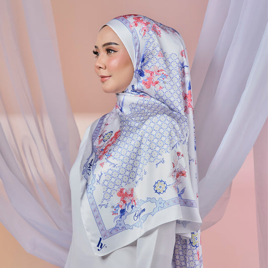 Hyleen Serayu Mekar Shawl Scarf in White