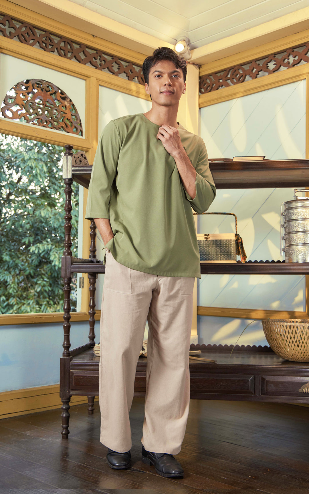 QHADIR MEN PLAIN KURTA