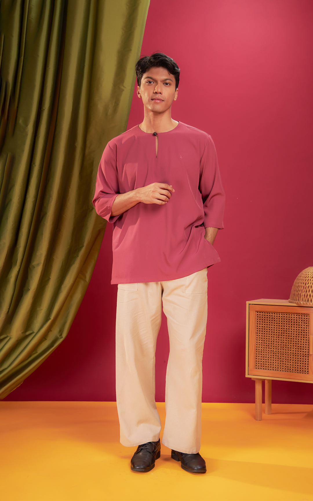QHADIR MEN PLAIN KURTA