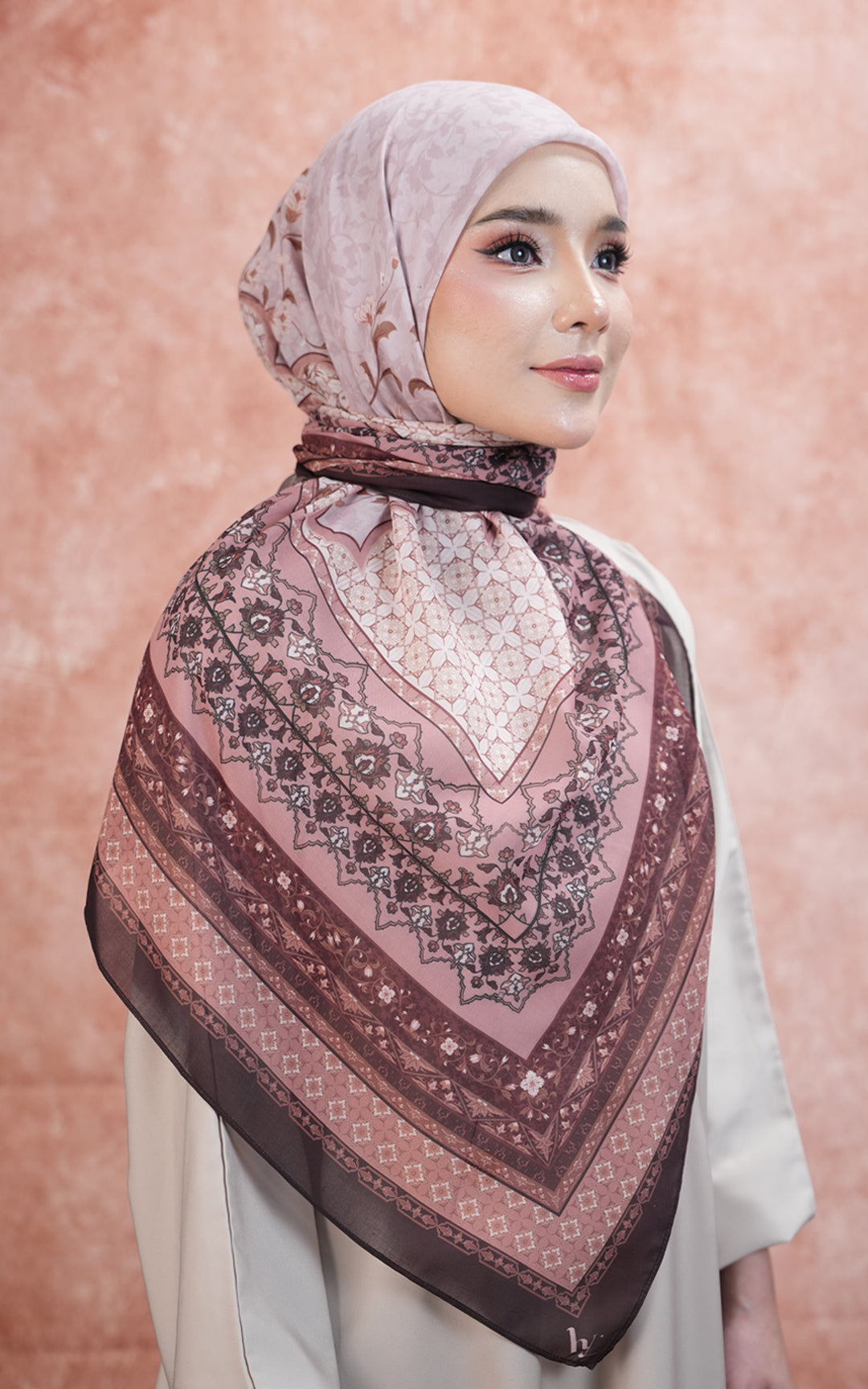 RAWDHAH PRINTED COTTON SQUARE