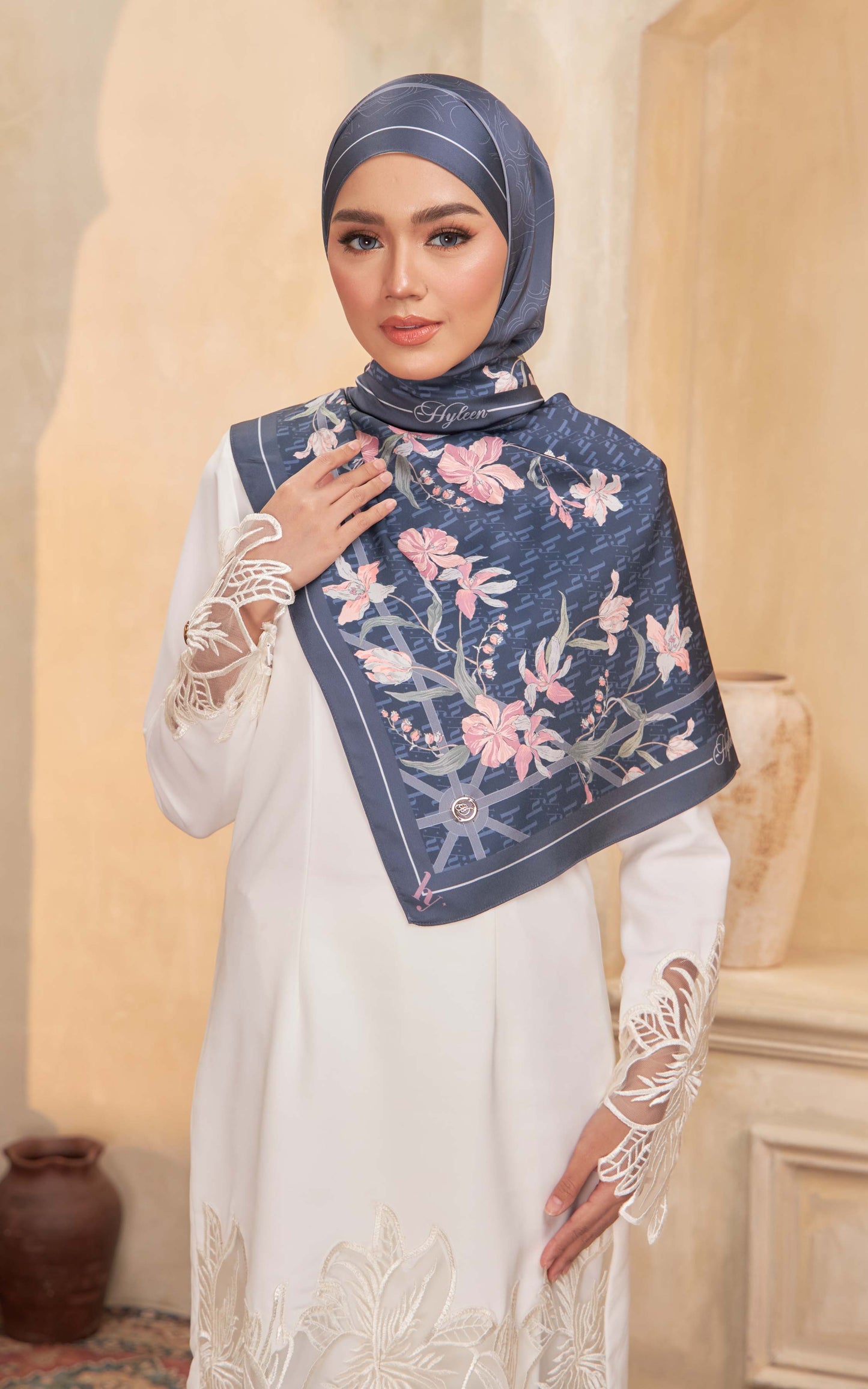 NUURA SHAWL