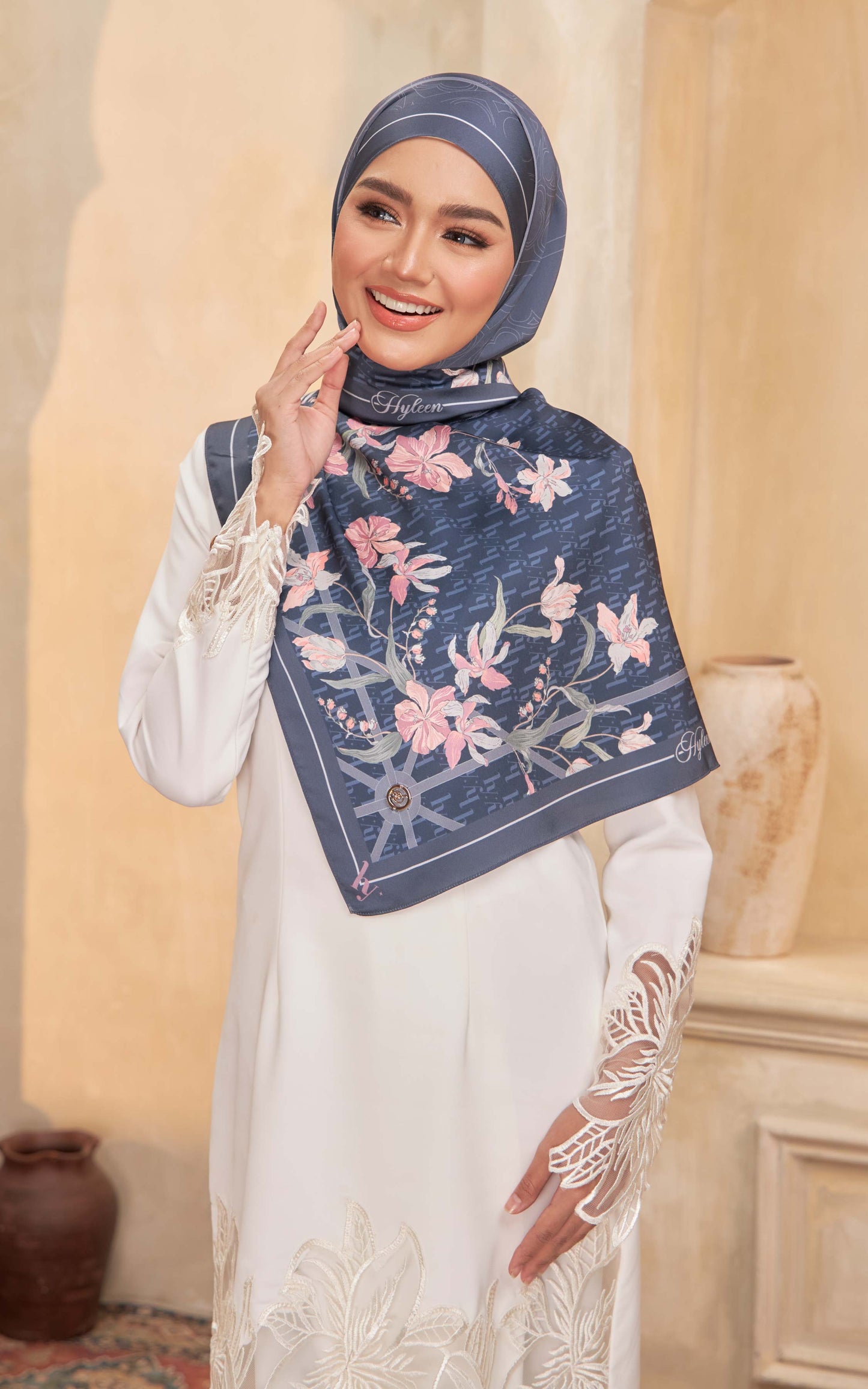 NUURA SHAWL
