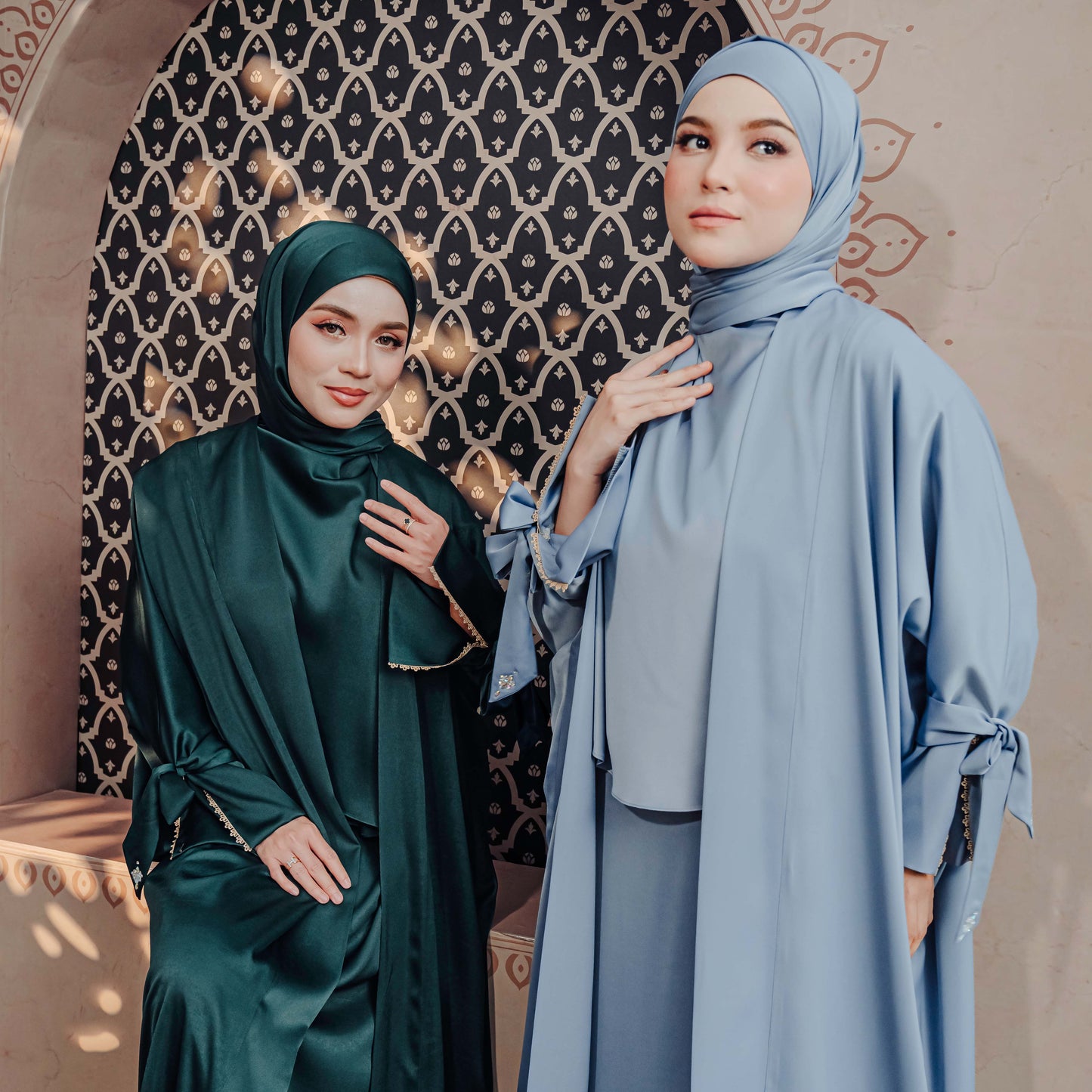 LUBNA TWO-PIECE TURTLENECK ABAYA