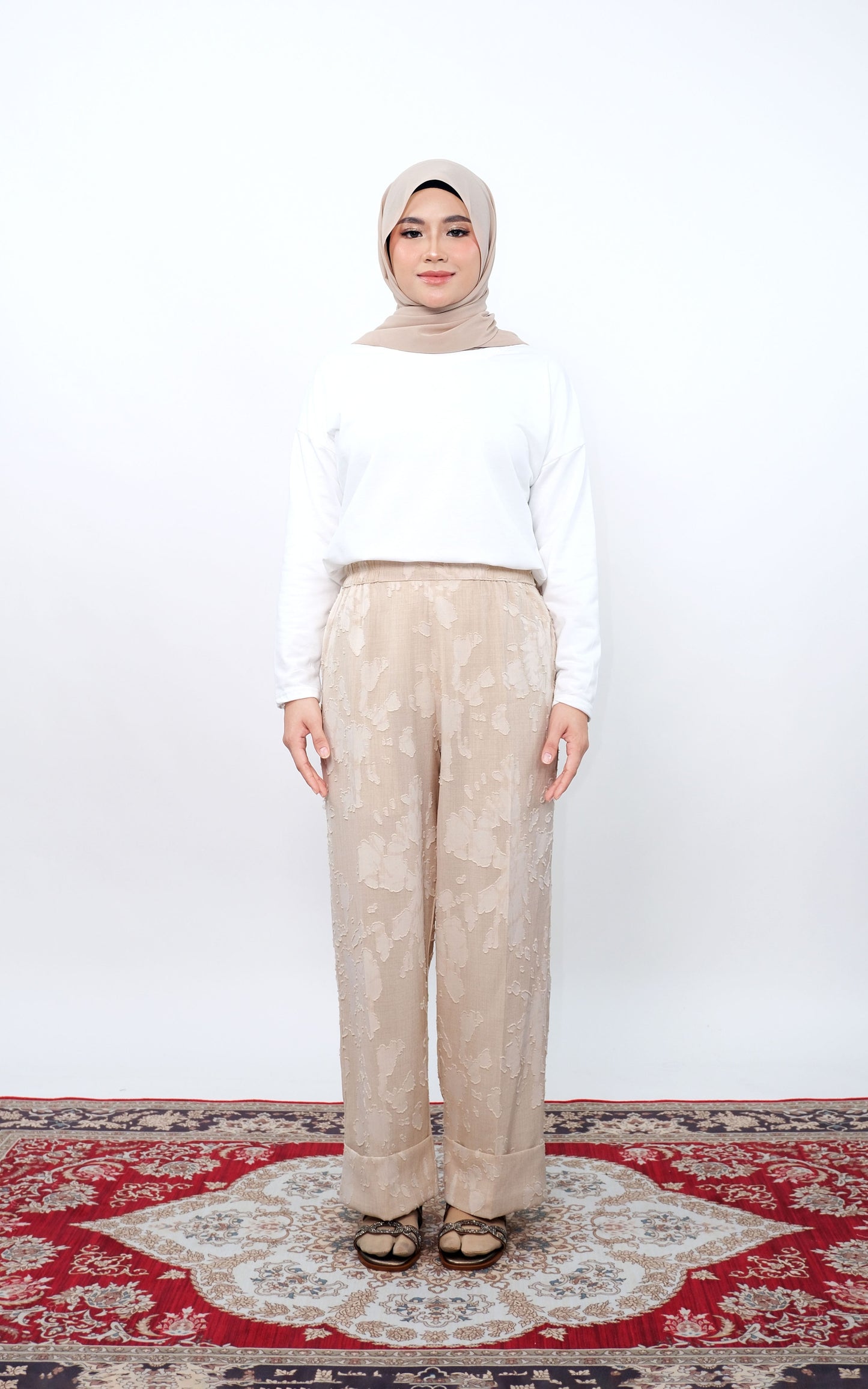 CLARA LINEN STRAIGHT CUT PANTS